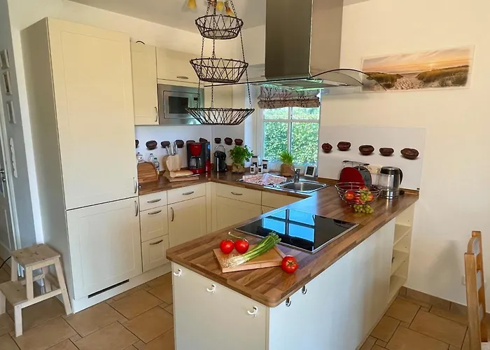 度假居 Strohhut - *